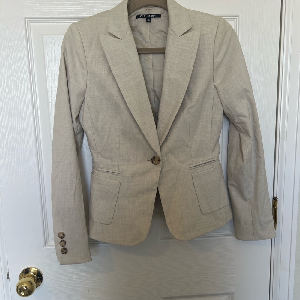 Gianni Bini Women's Beige Blazer